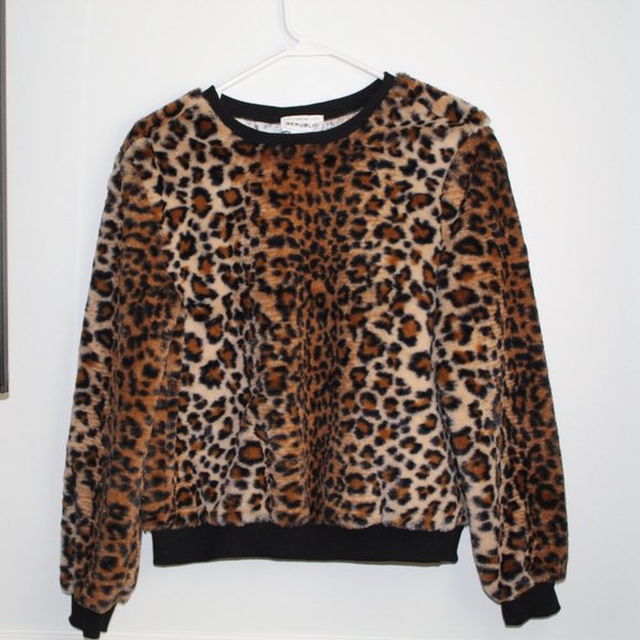 For The Republic Pull Over Long Sleeve Faux Fur Top Size S NWT - Picture 1 of 3